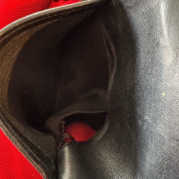 CHANEL CC Logo Leather Bifold Wallet/ - Picture 14 of 16